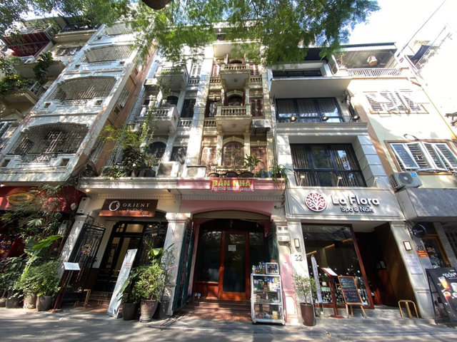 Hà Nội: Nhà phố cổ 2 mặt tiền được rao bán giá 'khủng' gần 2,5 tỷ đồng/m2 - Ảnh 1