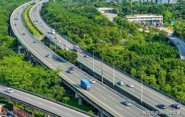 Tuyến cao tốc gần 40.000 tỷ ‘bận rộn nhất Trung Quốc’: Có 6 làn xe, dài hơn 122km, đi qua những thành phố hiện đại bậc nhất - Ảnh 1