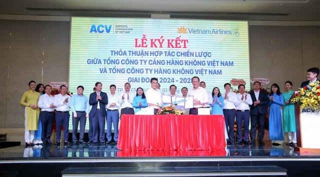 Lễ k&yacute; kết thoả thuận hợp t&aacute;c giữa ACV v&agrave; Vietnam Airlines &nbsp;
