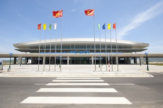 Sân bay quốc tế hơn 16.000 tỷ đồng duy nhất nằm trên thành phố đảo đầu tiên của Việt Nam - Ảnh 1