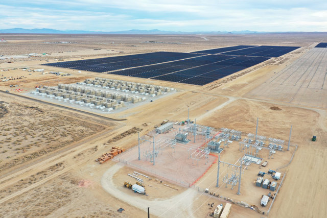 Cơ sở Edwards &amp; Sanborn Solar and Energy Storage c&oacute; c&ocirc;ng suất 875 megawatt, cao nhất so với bất kỳ cơ sở n&agrave;o ở Mỹ
