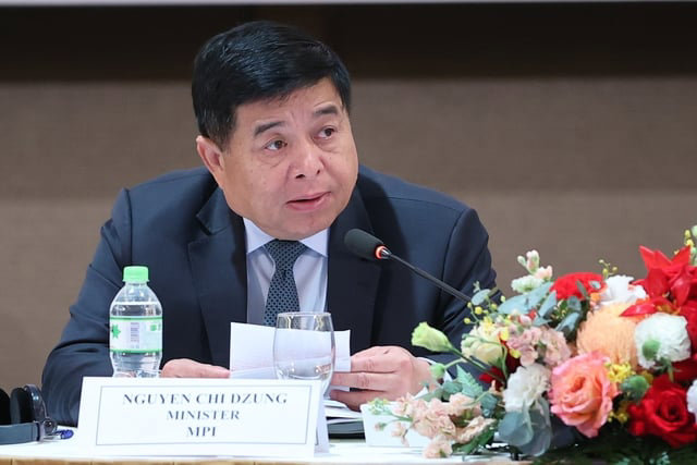 Bộ trưởng Bộ Kế hoạch v&agrave; Đầu tư Nguyễn Ch&iacute; Dũng ph&aacute;t biểu tại Hội nghị