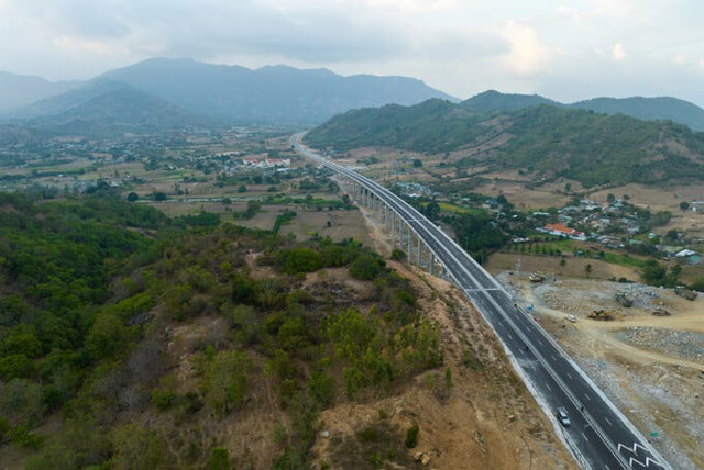 Tuyến cao tốc gần 9.000 tỷ đồng, sở hữu hầm núi dài thứ 4 cả nước: Sẽ thông xe ngay trong tháng 4/2024 - Ảnh 1