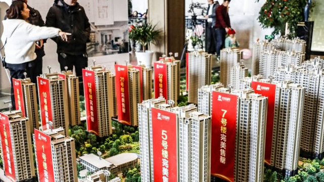 Doanh số bán nhà của Trung Quốc tiếp tục sụt giảm - Ảnh 1