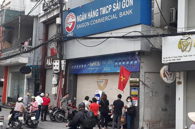 Ng&acirc;n h&agrave;ng TMCP S&agrave;i G&ograve;n (SCB) đ&atilde; đ&oacute;ng cửa 54 ph&ograve;ng giao dịch tại 9 tỉnh, th&agrave;nh sau hơn 1 năm bị kiểm so&aacute;t đặc biệt.