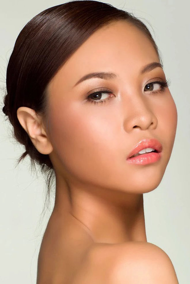 Đ&agrave;m Thu Trang được ch&uacute; &yacute; khi tham gia cuộc thi người mẫu. Ảnh: Internet