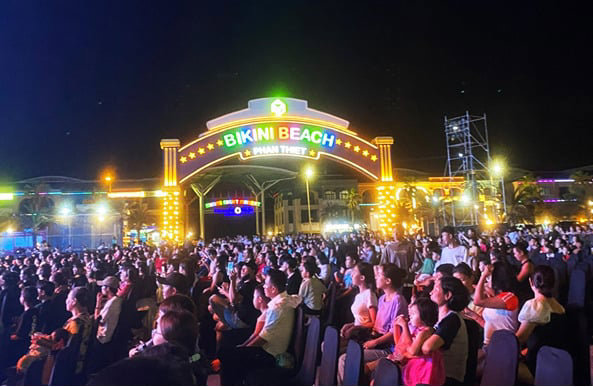 Hàng chục ngàn du khách về Novaworld Phan Thiet tận hưởng bầu không khí lễ hội Carival - Ảnh 1