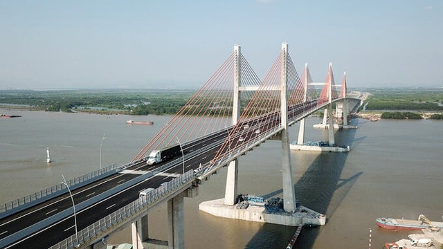Cầu Bạch Đằng được đ&aacute;nh gi&aacute; l&agrave; nhiều nhịp lớn bậc nhất Việt Nam. Ảnh: B&aacute;o Tiền Phong