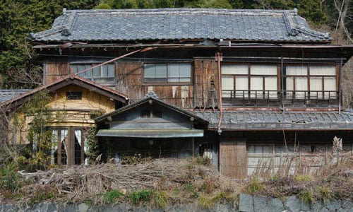 T&igrave;nh trạng bỏ hoang nhiều căn nh&agrave; dần trở n&ecirc;n phổ biến ở Nhật Bản. Ảnh: Internet