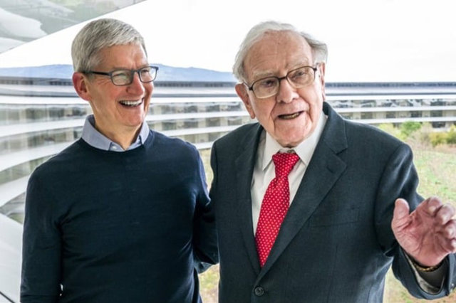 Tỷ phú Warren Buffett bán bớt cổ phiếu Apple vì thuế - Ảnh 1