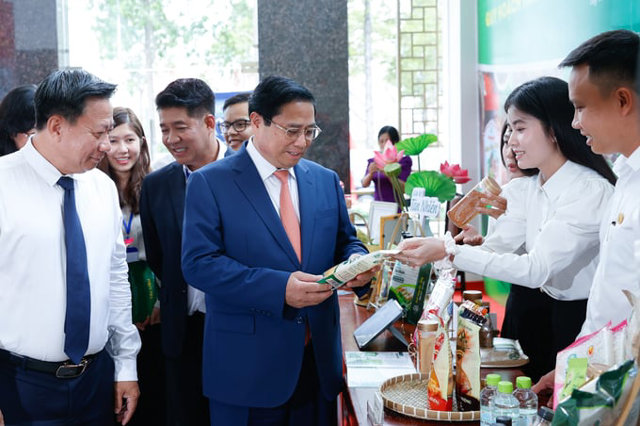 Đến năm 2050, Tây Ninh trở thành tỉnh có nền kinh tế phát triển dựa vào công nghiệp sạch và nông nghiệp công nghệ cao - Ảnh 2