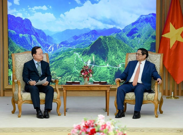 Thủ tướng mong muốn Samsung tiếp tục hỗ trợ Việt Nam n&acirc;ng cao năng lực doanh nghiệp để c&oacute; thể tham gia c&oacute; hiệu quả hơn chuỗi cung ứng của Tập đo&agrave;n - Ảnh: VGP.
