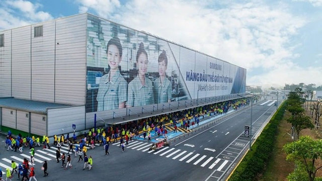 Nh&agrave; m&aacute;y Samsung tại Phổ Y&ecirc;n l&agrave; cơ sở sản xuất điện thoại lớn nhất của Tập đo&agrave;n Samsung tr&ecirc;n thế giới. Ảnh minh họa