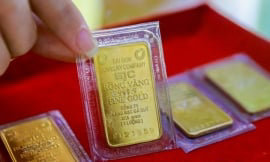 Xếp hàng mua vàng khi gần 100 triệu/lượng: Chuyên gia cảnh báo, sau đợt tăng mạnh là 1 nhịp giảm - Ảnh 2