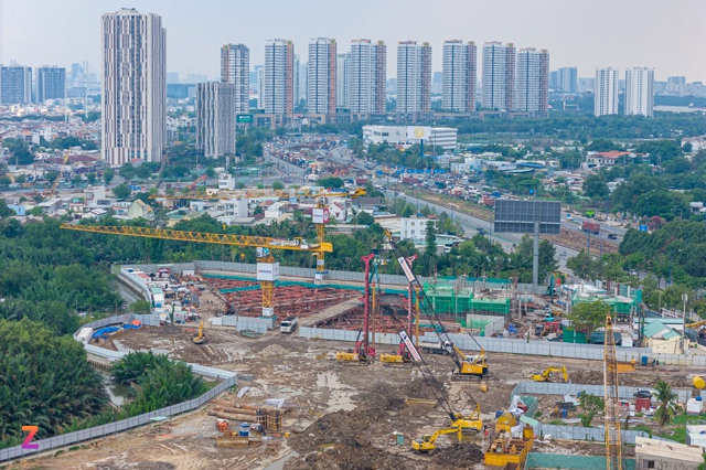 Dự &aacute;n Eaton Park của Gamuda Land đang được khởi c&ocirc;ng rầm rộ. Ảnh: Quỳnh Danh.