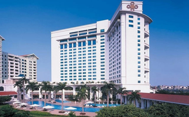 Kh&aacute;ch sạn Daewoo một trong những kh&aacute;ch sạn 5 sao nổi tiếng bậc nhất ở H&agrave; Nội, nằm đối diện với to&agrave; nh&agrave; Capital Place
