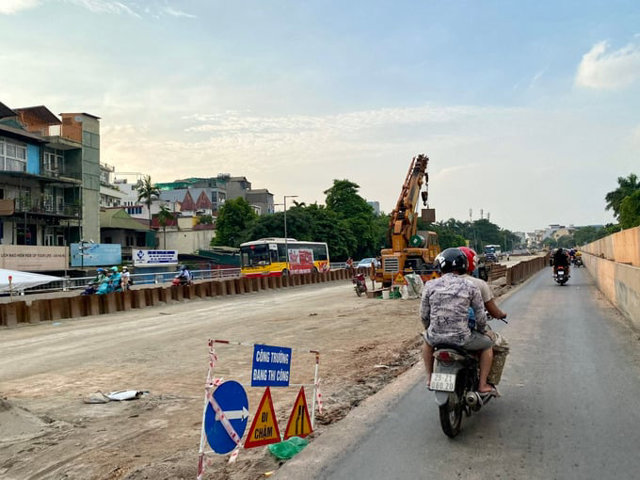 Đếm ngược ngày thông xe tuyến đường trọng điểm hơn 800 tỷ đồng của Hà Nội, kết nối nội thành 'gặp gỡ' sân bay Nội Bài trong 'tích tắc' - Ảnh 2