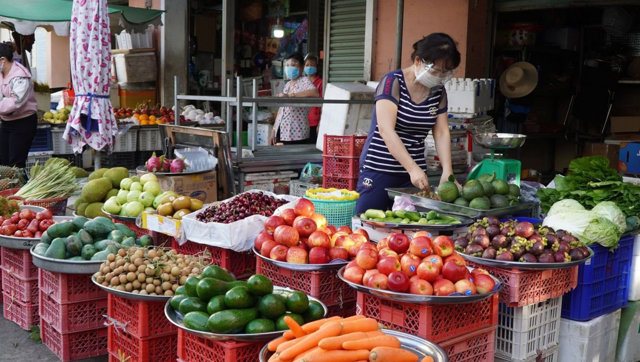 Áp lực lạm phát 2024: Những nguy cơ đẩy giá tăng dịp cuối năm - Ảnh 1