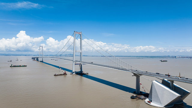 Siêu công trình xuyên biển của Trung Quốc được thông xe: Kết nối 3 thành phố, giữ 10 kỷ lục thế giới ‘dài nhất, rộng nhất, lớn nhất’ - Ảnh 1
