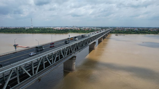 Cầu Thăng Long l&agrave; c&acirc;y cầu 2 tầng duy nhất tại H&agrave; Nội cho tới thời điểm hiện tại. Ảnh: Đại Đo&agrave;n Kết &nbsp;