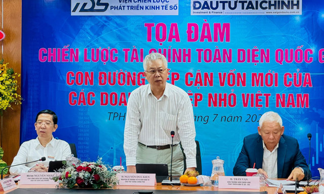 TS Nguyễn Đức Ki&ecirc;n, nguy&ecirc;n Tổ trưởng Tổ Tư vấn Kinh tế của Thủ tướng Ch&iacute;nh phủ ph&aacute;t biểu tại Tọa đ&agrave;m (Ảnh: Nhật Phương) &nbsp;