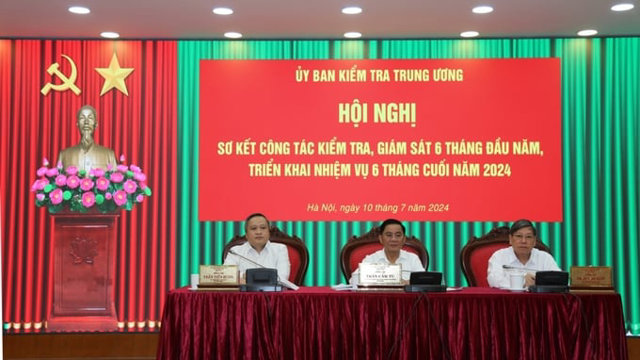 Ủy ban Kiểm tra Trung ương tổ chức Sơ kết c&ocirc;ng t&aacute;c kiểm tra, gi&aacute;m s&aacute;t 6 th&aacute;ng đầu năm v&agrave; triển khai nhiệm vụ 6 th&aacute;ng cuối năm.