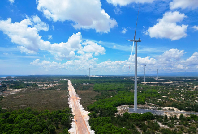 Dự &aacute;n c&oacute; chiểu f&agrave;i khoảng 80km, tổng mức đầu tư 2.200 tỷ đồng đi qua đi qua địa b&agrave;n 16 x&atilde;, phường của 6 huyện, thị x&atilde;, th&agrave;nh phố của tỉnh Quảng B&igrave;nh. &nbsp;