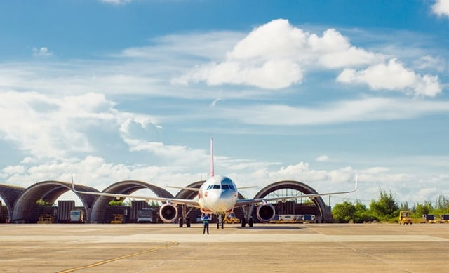 T&agrave;u bay di chuyển v&agrave;o s&acirc;n đỗ Cảng h&agrave;ng kh&ocirc;ng Chu Lai. Ảnh: vietnamairport.vn