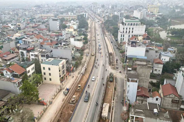 Đường &Acirc;u Cơ - Nghi T&agrave;m (đoạn từ kh&aacute;ch sạn Thắng Lợi đến n&uacute;t giao cầu Nhật T&acirc;n) (nguồn ảnh: B&aacute;o Lao Động)