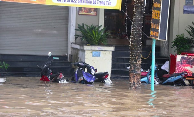 T&igrave;nh cảnh trong hơn 1 ng&agrave;y qua tại khu đ&ocirc; thị nằm ở ph&iacute;a T&acirc;y H&agrave; Nội