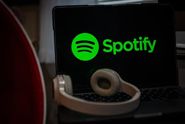 Spotify đ&atilde; c&oacute; th&ecirc;m 7 triệu người d&ugrave;ng trả ph&iacute; trong qu&yacute; 2/2024. Ảnh: Bloomberg