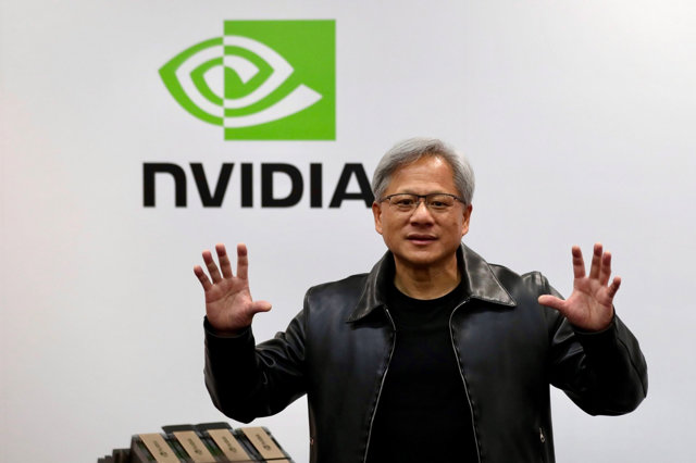 Đ&agrave; tăng của cổ phiếu Nvidia đ&atilde; k&eacute;o t&agrave;i sản r&ograve;ng của CEO Jensen Huang tăng l&ecirc;n hơn 100 tỷ USD. &nbsp;