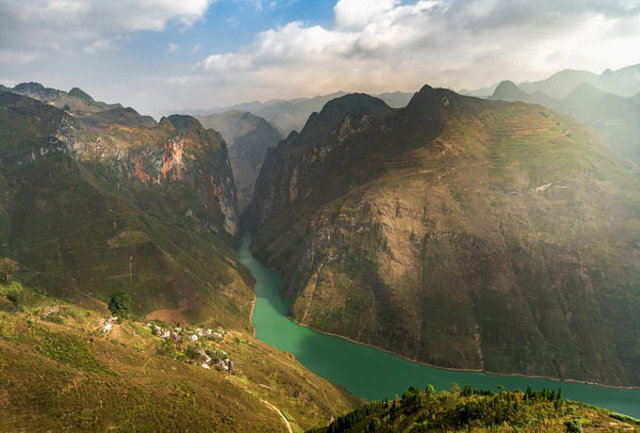 Đến năm 2050, tỉnh H&agrave; Giang phấn đấu trở th&agrave;nh tỉnh ph&aacute;t triển trung b&igrave;nh kh&aacute; của cả nước.