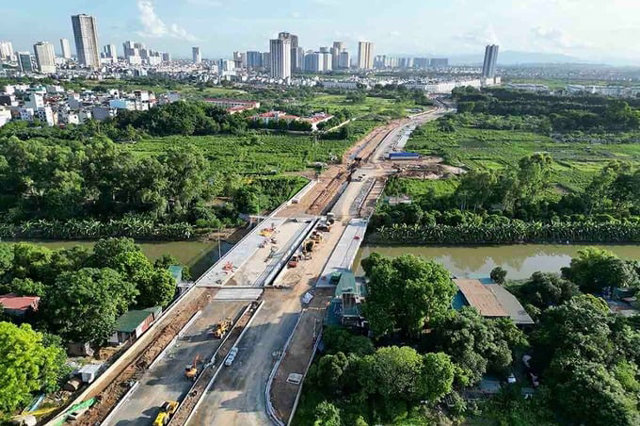 Đoạn từ n&uacute;t giao Đại Linh đến Khu đ&ocirc; thị Dương Nội đang được triển khai thi c&ocirc;ng. Ảnh: Hữu Ch&aacute;nh&nbsp;