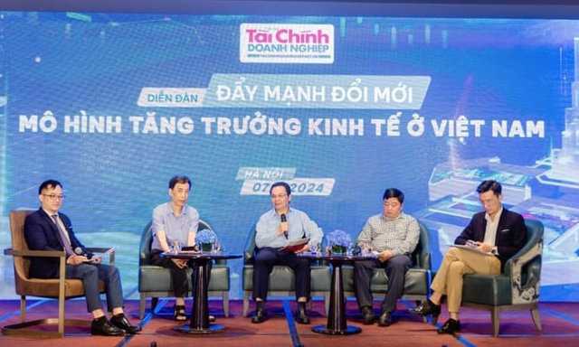 Diễn đ&agrave;n "Đẩy mạnh đổi mới m&ocirc; h&igrave;nh tăng trưởng kinh tế ở Việt Nam". &nbsp;