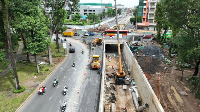 Hầm chui giao lộ Trần Quốc Ho&agrave;n - Phan Th&uacute;c Duyện đang được đẩy nhanh tốc độ để tiến h&agrave;nh th&ocirc;ng xe v&agrave;o ng&agrave;y 10/8. Ảnh: Internet