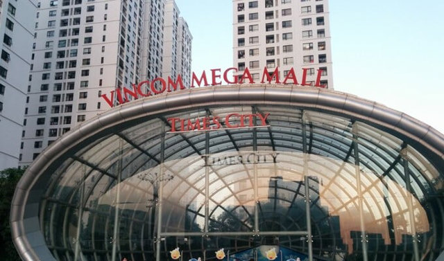 Hiện nay, đầu tư v&agrave;o trung t&acirc;m thương mại quy m&ocirc; lớn từ 100.000m2 s&agrave;n trở l&ecirc;n (mega-mall) đang thu h&uacute;t sự quan t&acirc;m của nhiều nh&agrave; đầu tư trong v&agrave; ngo&agrave;i nước.