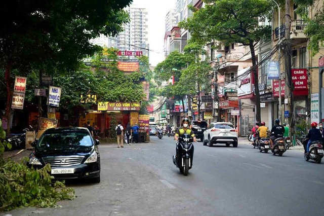 Từ Ng&otilde; 162 Nguyễn Tu&acirc;n tạo n&ecirc;n "n&uacute;t thắt cổ chai" của tuyến đường. Ảnh: B&aacute;o Lao Động