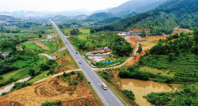 Tỉnh Sơn La sẽ chuyển 10.000m2 đất l&uacute;a, rừng l&agrave;m cao tốc H&ograve;a B&igrave;nh - Mộc Ch&acirc;u