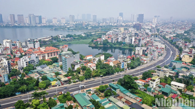 To&agrave;n cảnh tuyến đường &Acirc;u Cơ - Nghi T&agrave;m khi được n&acirc;ng cấp mở rộng. Ảnh: B&aacute;o Nh&acirc;n D&acirc;n &nbsp;