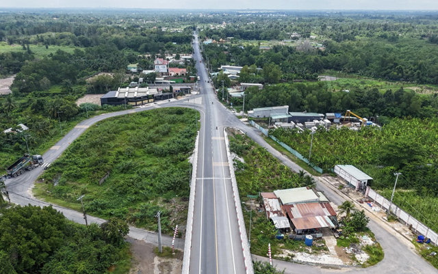 Tuyến đường 6km nối c&ugrave; lao Long Phước với th&agrave;nh phố trong th&agrave;nh phố đầu ti&ecirc;n của Việt Nam ch&iacute;nh thức &lsquo;về đ&iacute;ch&rsquo; - Nguồn: b&aacute;o Tuổi Trẻ