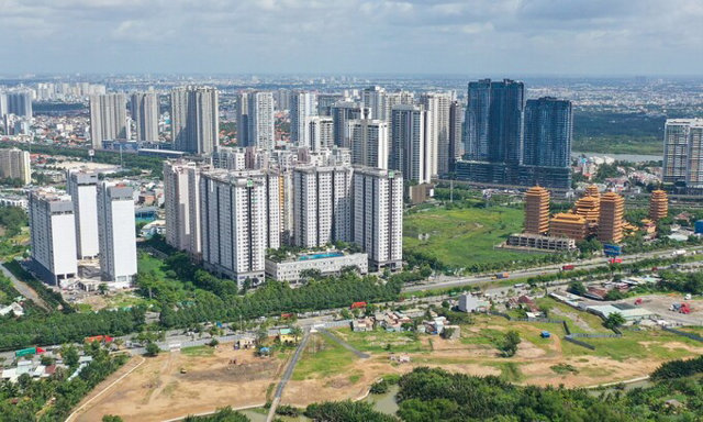 Bộ TN&amp;MT sẽ tổ chức một cuộc họp để lấy &yacute; kiến, trao đổi hướng xử l&yacute; từ c&aacute;c Bộ, ng&agrave;nh li&ecirc;n quan đến những vướng mắc của UBND TP. HCM khi &aacute;p dụng Bảng gi&aacute; đất. Ảnh: Internet