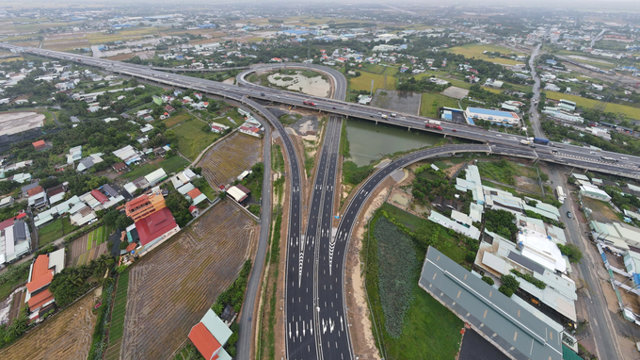 Bốn nh&aacute;nh nối giữa cao tốc Bến Lức - Long Th&agrave;nh với cao tốc TP.HCM - Trung Lương đ&atilde; được ho&agrave;n thiện v&agrave; sẵn s&agrave;ng đưa v&agrave;o sử dụng. Ảnh: B&aacute;o Giao Th&ocirc;ng