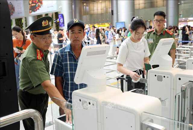 Doanh nh&acirc;n bị ho&atilde;n xuất cảnh v&igrave; nợ thuế: &lsquo;Chưa phải biện ph&aacute;p mạnh nhất để thu hồi nợ&rsquo;. &nbsp;