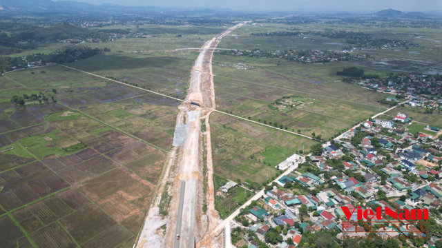 Xẻ núi cao, vượt sông sâu thông tuyến cao tốc Bắc - Nam qua Hà Tĩnh - Ảnh 5