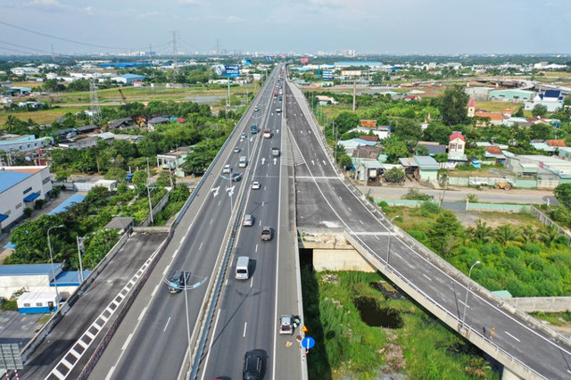 Hai đoạn trên 'sợi dây huyết mạch' gần 30.000 tỷ đồng chạy vắt qua TP đông dân nhất Việt Nam có thể được khai thác ngay trong tháng 11/2024 - Ảnh 1