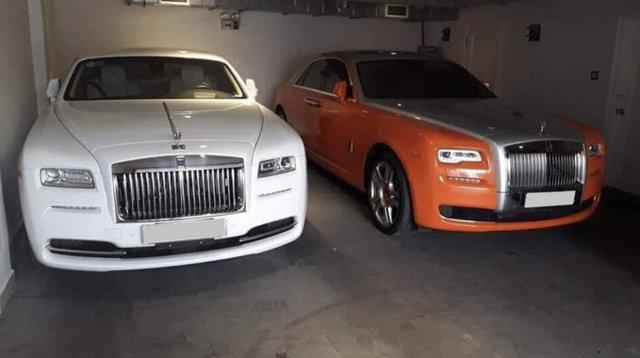 2 chiếc xe si&ecirc;u sang Rolls-Royce từng xuất hiện c&ugrave;ng nhau trong garage của &ocirc;ng Dũng "l&ograve; v&ocirc;i". Ảnh: Internet