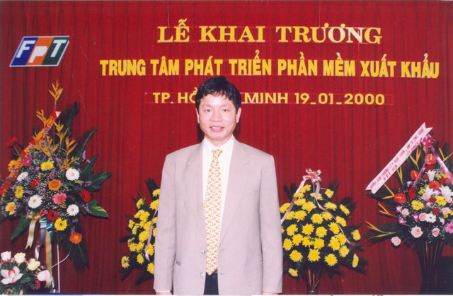 &Ocirc;ng Trương Gia B&igrave;nh v&agrave;o năm 2000.