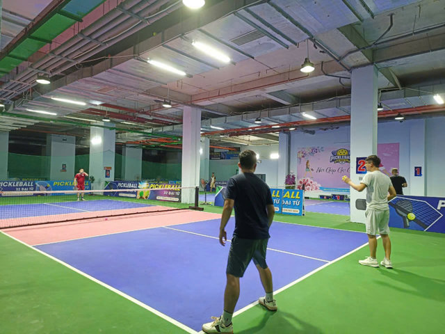 Cận cảnh một s&acirc;n chơi pickleball