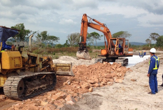 San lấp mặt b&agrave;ng khi chưa c&oacute; ph&ecirc; duyệt kết quả thẩm định b&aacute;o c&aacute;o đ&aacute;nh gi&aacute; t&aacute;c m&ocirc;i trường, C&ocirc;ng ty Minh H&agrave; bị xử phạt 350 triệu đồng. (Ảnh minh hoạ)